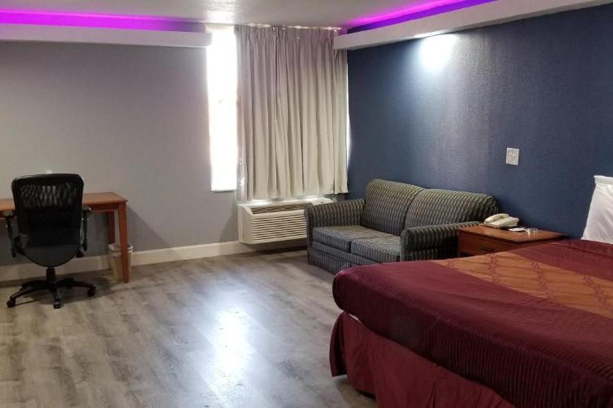 Americas Best Value Inn & Suites Хорн-Лейк Экстерьер фото